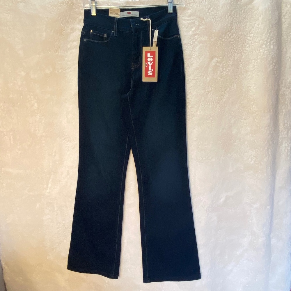 Levi's Perfectly Slimming 512 Bootcut Jeans - size 4 short misses (NWT)